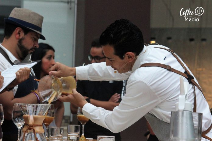 Barista Oscar Triviño